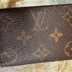 Louis Vuitton 6 Key Holder (Monogram)